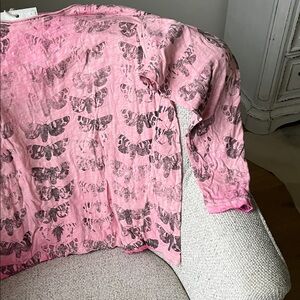 Magnolia Pearl Moth Viggo Tee